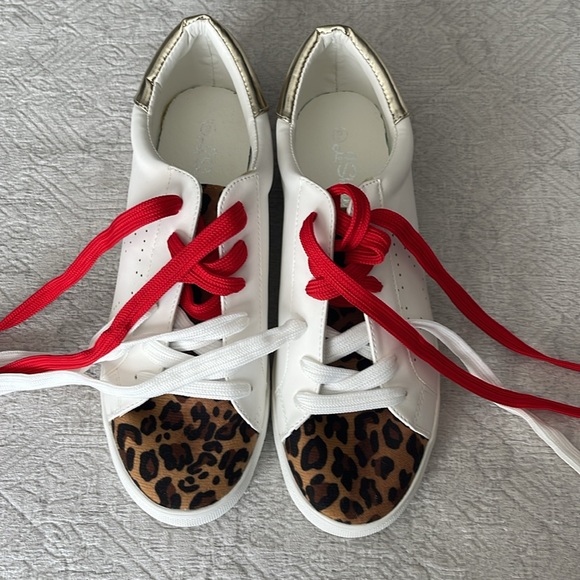 LEOPARD PRINT SNEAKERS NWOT - Picture 3 of 7